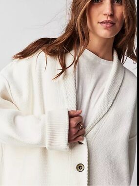 Free People
Chamomile cardigan in white size medium